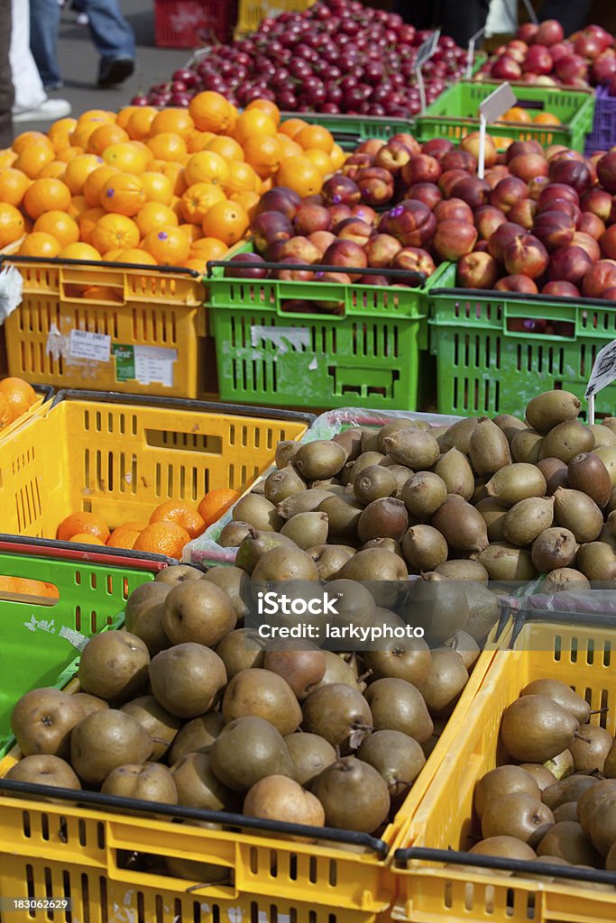 Cesto de frutas no Mercado - Royalty-free Agricultura Foto de stock