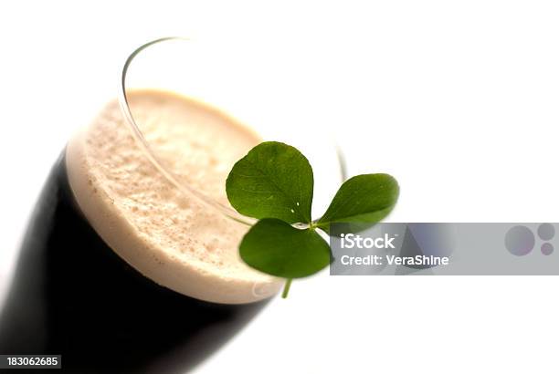 Dia De São Patrick - Fotografias de stock e mais imagens de Cerveja - Cerveja, Dia de São Patrick, Trevo