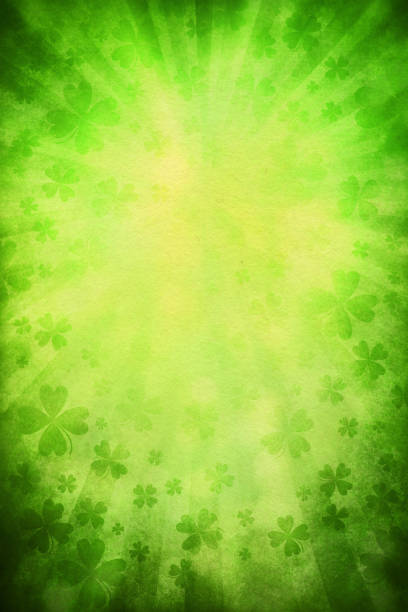 grunge grün hintergrund st. patrick - floral pattern dirty pattern grunge stock-grafiken, -clipart, -cartoons und -symbole