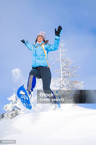 Zima Radość - zdjęcia stockowe i więcej obrazów Rakieta śnieżna - Rakieta śnieżna, Wyścigi na rakietach śnieżnych, Biegać
