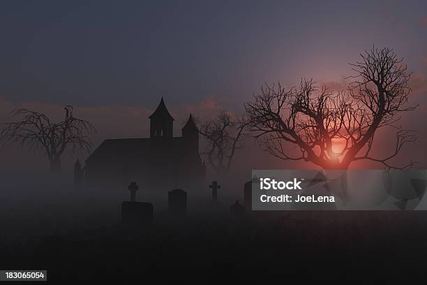 Igreja Graveyard - Fotografias de stock e mais imagens de Cemitério - Cemitério, Igreja, Assustador