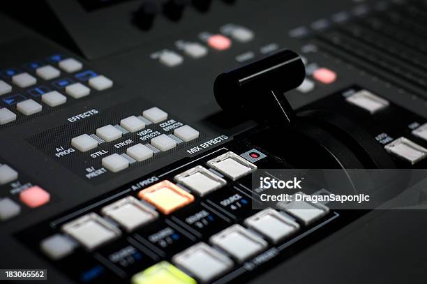 Mixer Video - Fotografie stock e altre immagini di Attrezzatura - Attrezzatura, Composizione orizzontale, Emissione radio-televisiva