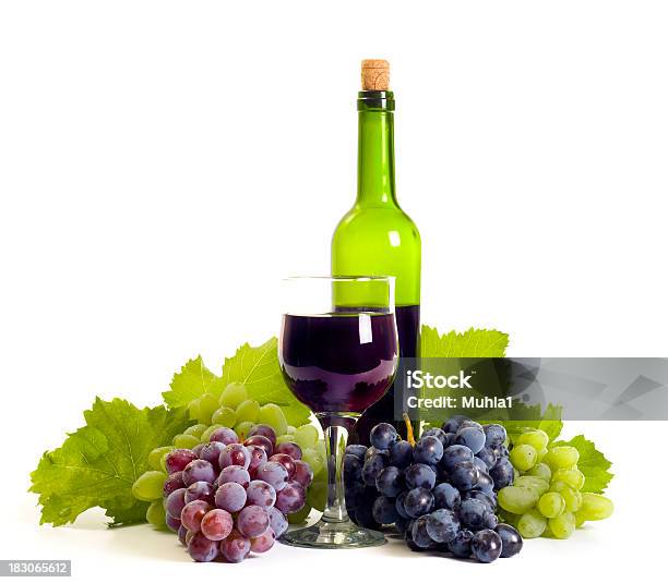 Composición Del Vino Foto de stock y más banco de imágenes de Botella de vino - Botella de vino, Uva, Viña