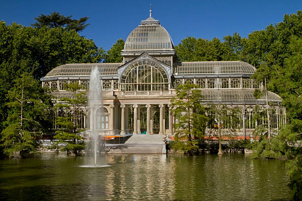 istock Crystal Palace Retiro Public Park Madrid 183066202
