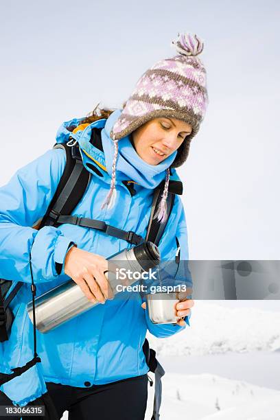 Photo libre de droit de Tasse De Thé banque d'images et plus d'images libres de droit de Activité de plein air - Activité de plein air, Activités de week-end, Adulte