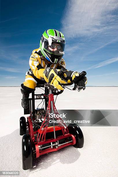 Futurista Racer Foto de stock y más banco de imágenes de 30-39 años - 30-39 años, Accesorio de cabeza, Actividad al aire libre