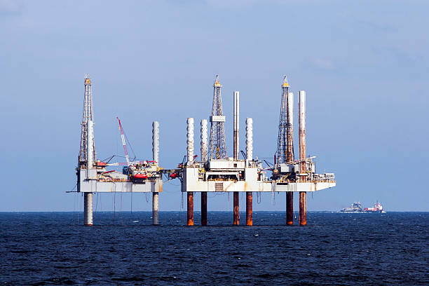istock Oilrig in US Gulf 183068346