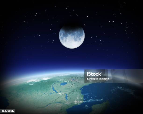 Terra E Luna - Fotografie stock e altre immagini di Alba - Crepuscolo - Alba - Crepuscolo, Ambiente, Astronomia