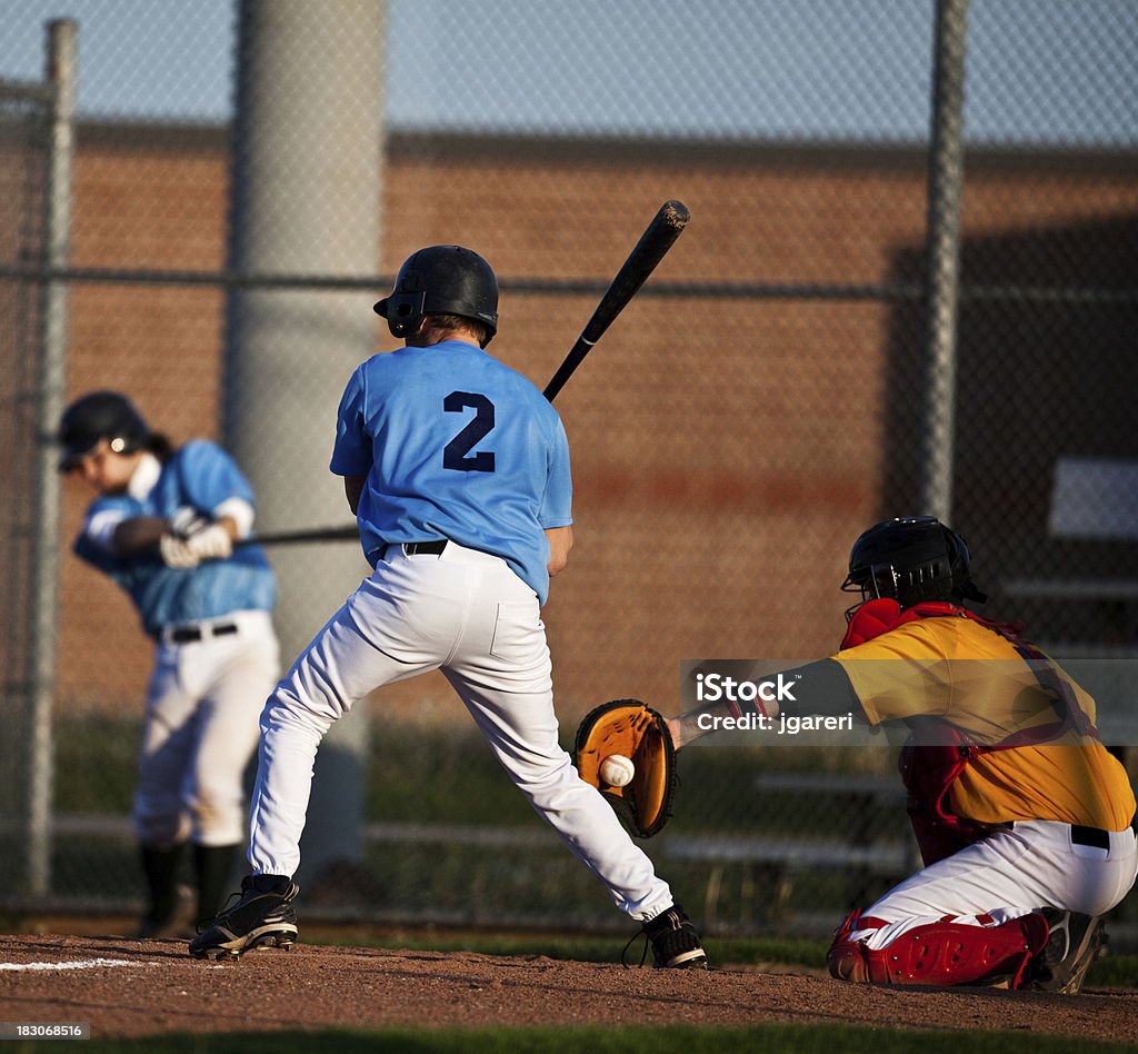 Um jovem é up de taco de basebol - Royalty-free Atleta Foto de stock