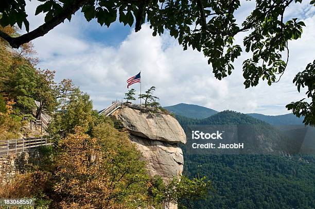 Chimney Rock Stockfoto und mehr Bilder von Amerikanische Flagge - Amerikanische Flagge, Appalachen-Region, Baum