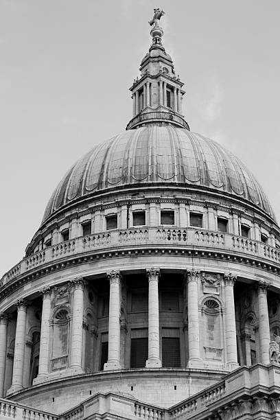 istock St Paul's Cathedral, London 183073148