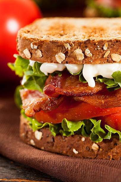 свежие домашние бутерброд blt - sandwich delicatessen bacon lettuce and tomato mayonnaise стоковые фото и изображения