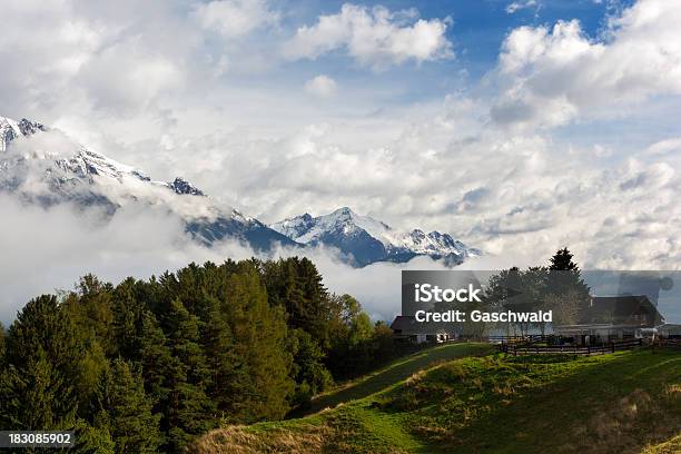 Photo libre de droit de Farm Dans Les Alpes banque d'images et plus d'images libres de droit de Agriculture - Agriculture, Allemagne, Alpes européennes