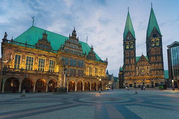 istock The market square in Bremen 183088983
