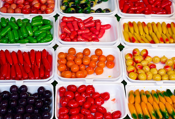 istock Luk Chup - Dessert Thailand. 183090714