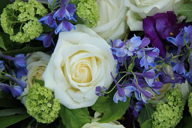 istock Wedding arrangement in white and blue 183094504