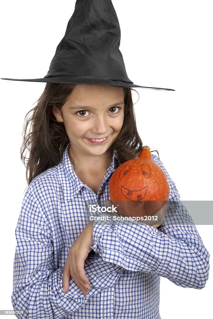 Strega Halloween con zucche - Foto stock royalty-free di Adolescente