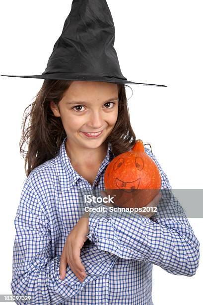 Strega Halloween Con Zucche - Fotografie stock e altre immagini di Adolescente - Adolescente, Dolcetto o scherzetto, Adolescenza