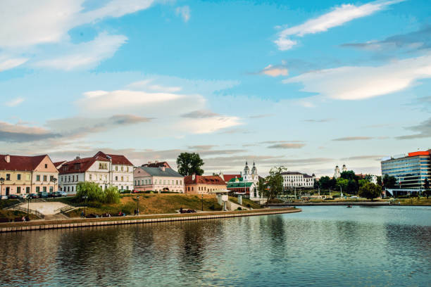 istock Trinity hill (Troichkoe Predmestie) ans Svislach river in Minsk - awe sunset 1830982955