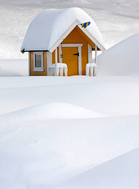 istock Winter embrased playhouse 183109343
