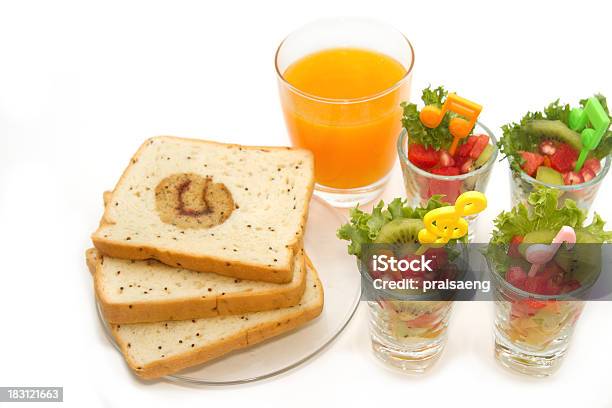 Photo libre de droit de Salade De Fruits Frais De Jus Dorange De La Cuisine Fusion Pour Alimentation banque d'images et plus d'images libres de droit de Aliment