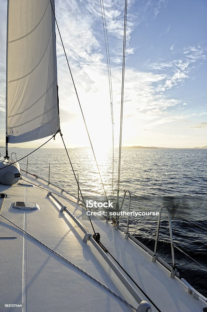 Pôr do sol no mar - Foto de stock de Barco a Vela royalty-free