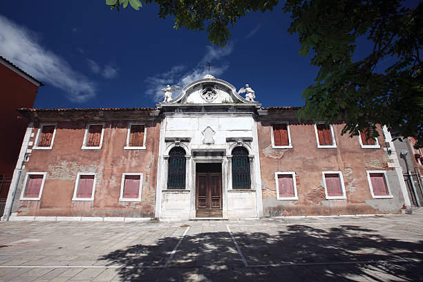 An island north of Venice famous for its glass making factories.
