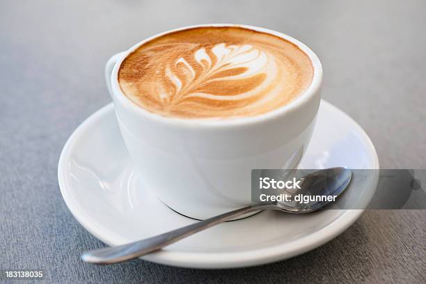 Foto de O Flat White Café e mais fotos de stock de Cappuccino - Cappuccino, Café Latte, Xícara de Café