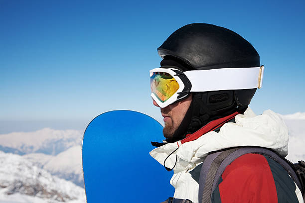 istock Snowboarding in France 183138235