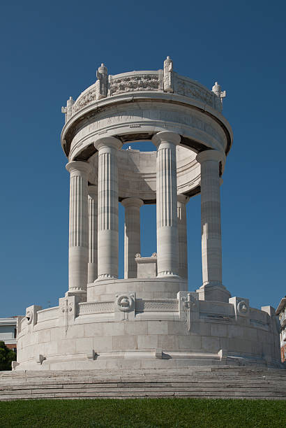istock Ancona: Monument to the soldiers fallen in war (tight view) 183138783