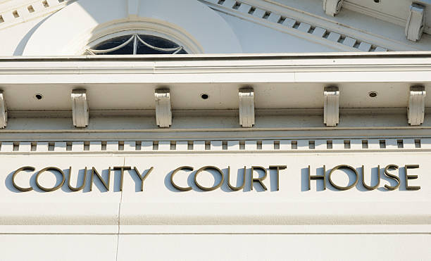 istock County court house sign 183139001