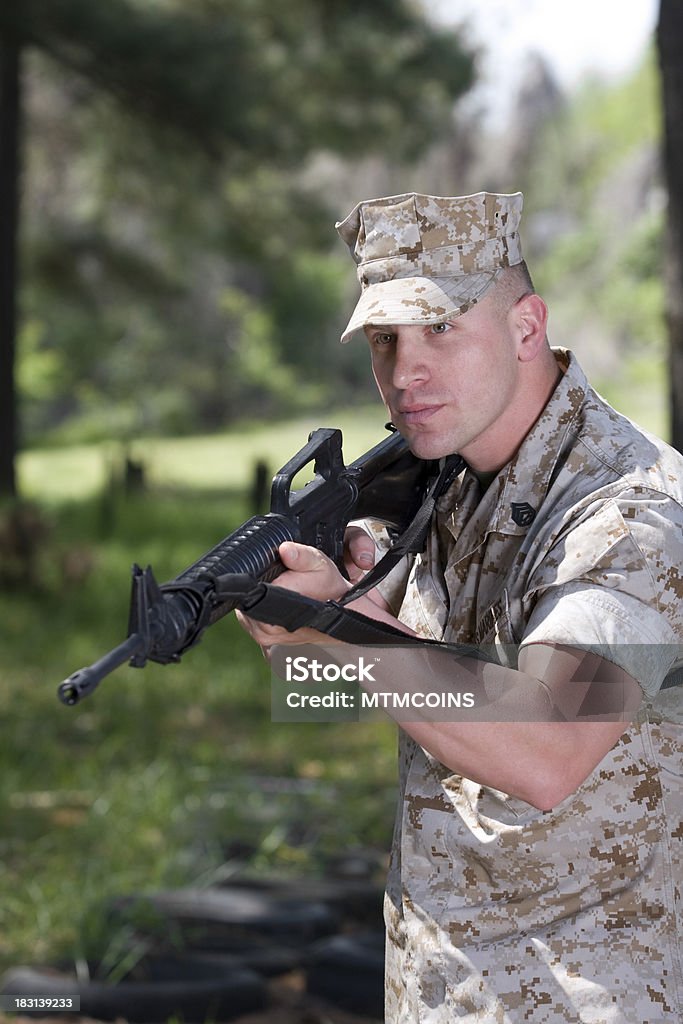 Marine com Rifle - Royalty-free Adulto Foto de stock