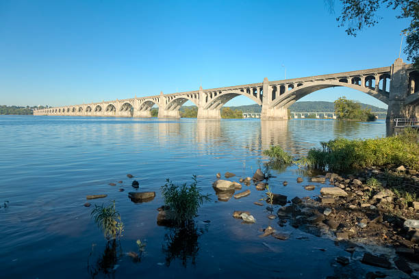 columbia-라이츠빌 구름다리 루킹 메트로폴리스 란체스터 카운티-벙꿀루 카운티 - york pennsylvania susquehanna river pennsylvania york county 뉴스 사진 이미지