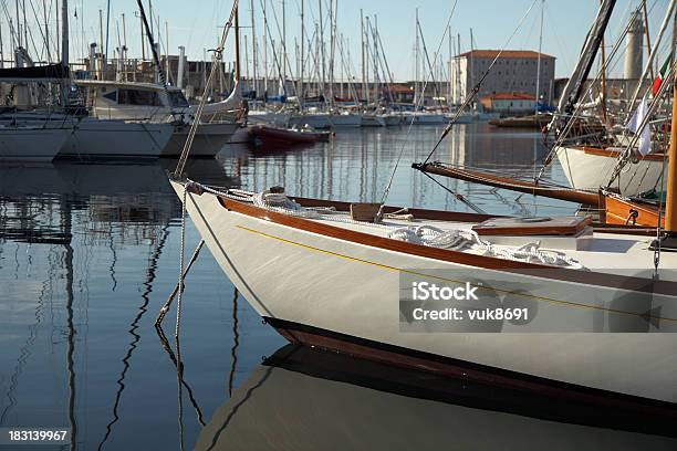 Foto de Antigos Barcos A Vela Em Trieste Harbor e mais fotos de stock de Antigo - Antigo, Arcaico, Atracado