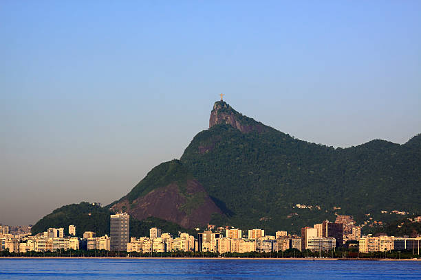 istock Flamengo beach in Rio de Janeiro 183140533