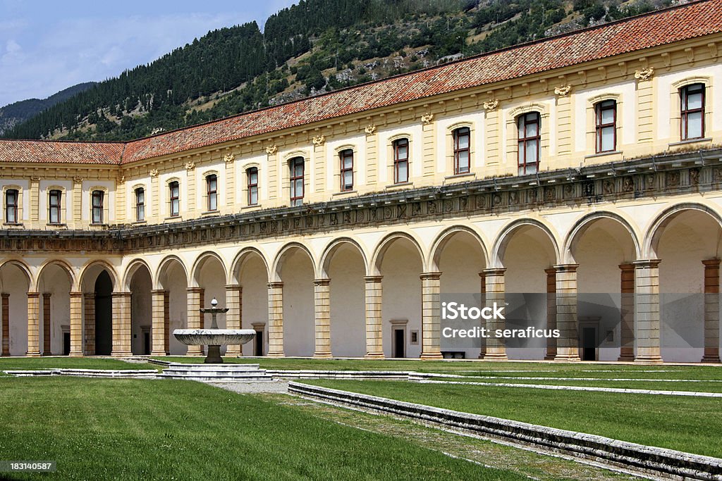 修道院 S .ロレンゾで Padula - サンロレンツォ修道院のロイヤリティフリーストックフォト