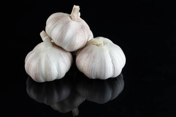 istock Dried White Garlic Herb Spices 1831517102