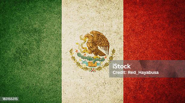Bandera De Grunge De México Foto de stock y más banco de imágenes de Bandera mexicana - Bandera mexicana, Desgastado por el tiempo, Agrietado