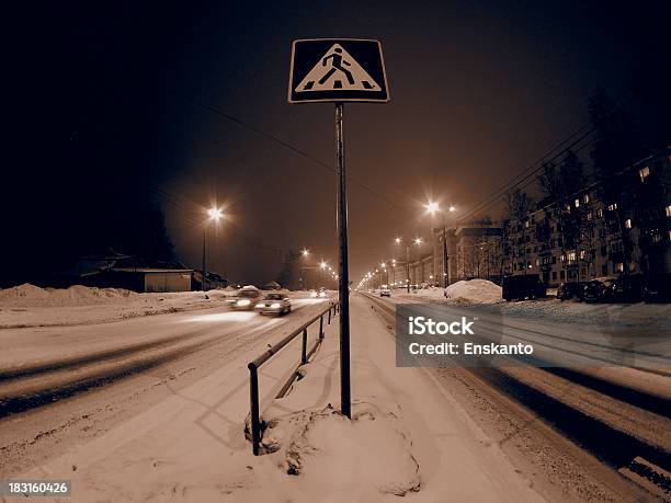 Miasto - zdjęcia stockowe i więcej obrazów Bez ludzi - Bez ludzi, Budowla mieszkaniowa, Dzielnica mieszkaniowa