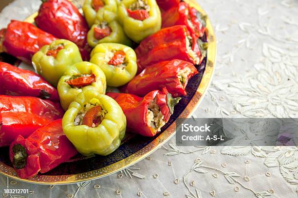 Peperoni Ripieni - Fotografie stock e altre immagini di Antipasto misto - Antipasto misto, Cultura greca, Foglia di vite ripiena