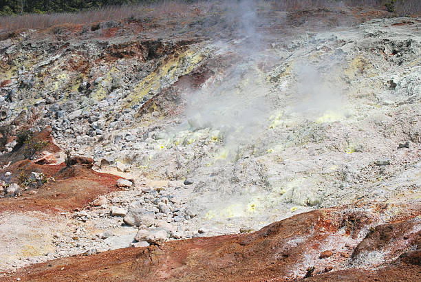 istock Sulphur Crystals at Kilauea Volcano Crater, Hawaii 183214048