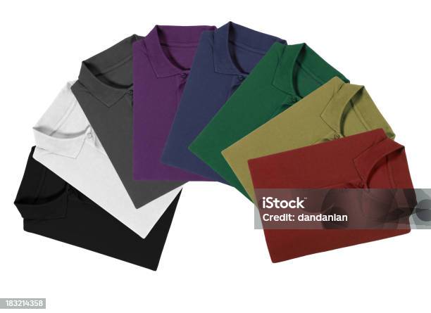 Foto de Camisa Pólo Do Arcoíris Traçado De Recorte e mais fotos de stock de Camisa Pólo - Camisa Pólo, Dobrado, Algodão - Material Têxtil