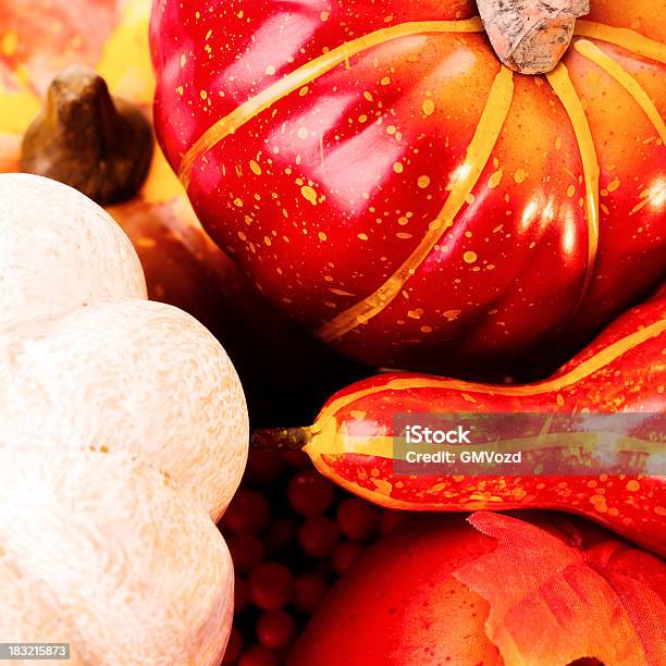 Herbst Dekoration Stockfoto und mehr Bilder von Ahornblatt - Ahornblatt, Bildhintergrund, Bildschärfe