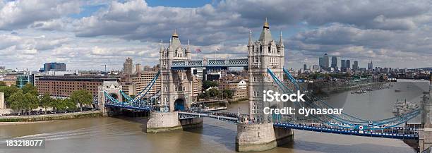 Foto de Tower Bridge Londres Panorama e mais fotos de stock de Arquitetura - Arquitetura, Barbican, Canary Wharf