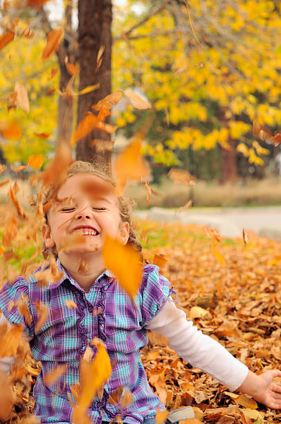 istock Young girl, fall season 183220006