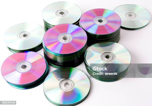 Пакеты Компактдисков — стоковые фотографии и другие картинки CD-ROM - CD-ROM, DVD-диск, Аудиооборудование