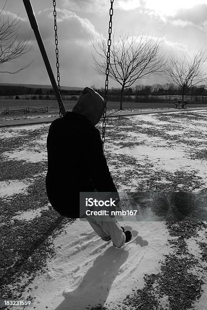 Soledad Foto de stock y más banco de imágenes de Adolescente - Adolescente, Aislado, Angustiado