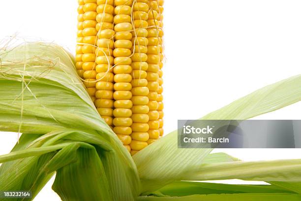 Кукурузный — стоковые фотографии и другие картинки Без людей - Без людей, Белый, Белый фон