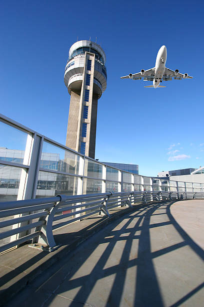 air traffic control tower - canada turm stock-fotos und bilder