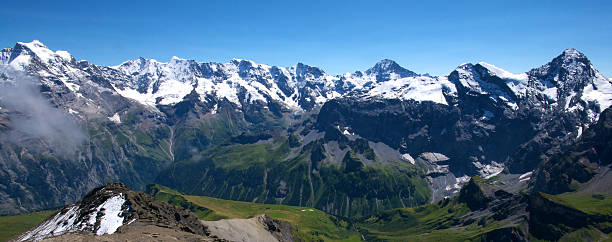 widok z schilthorn - wengen mountain peak eiger field zdjęcia i obrazy z banku zdjęć